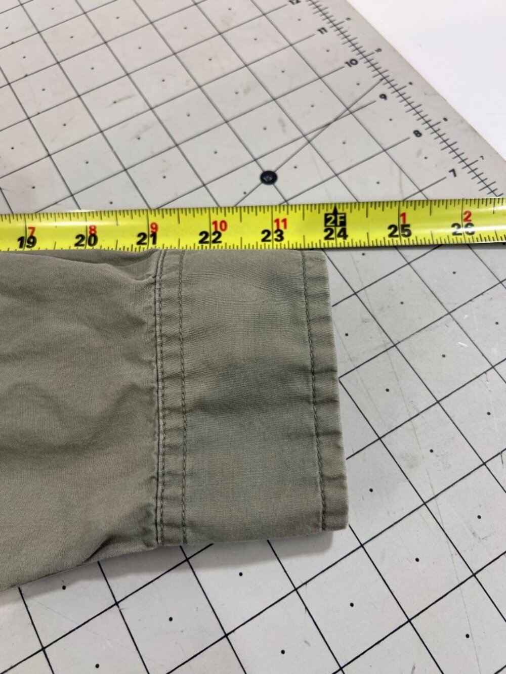 Columbia PFG Men’s Long-Sleeve Fishing Shirt Vented Back Light Khaki Sz. L - Picture 8 of 9